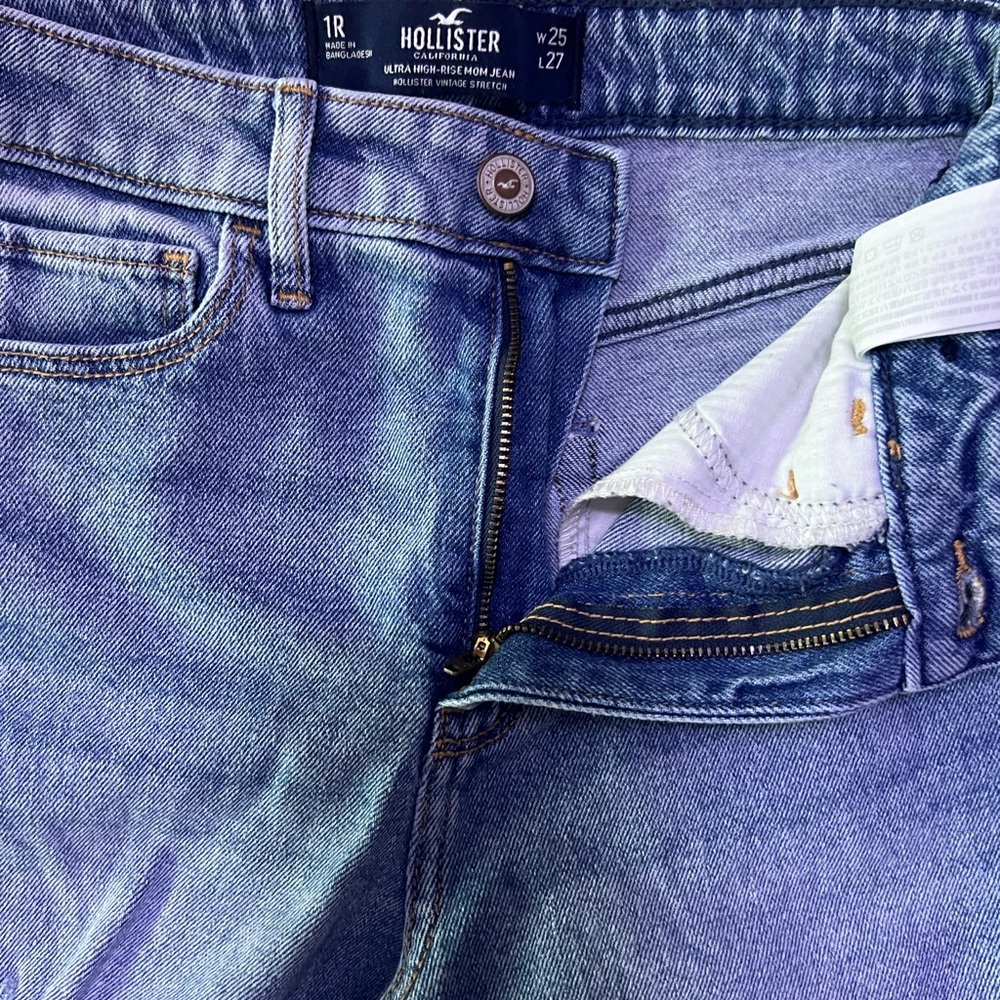Hollister Ultra High Rise Mom Jean.